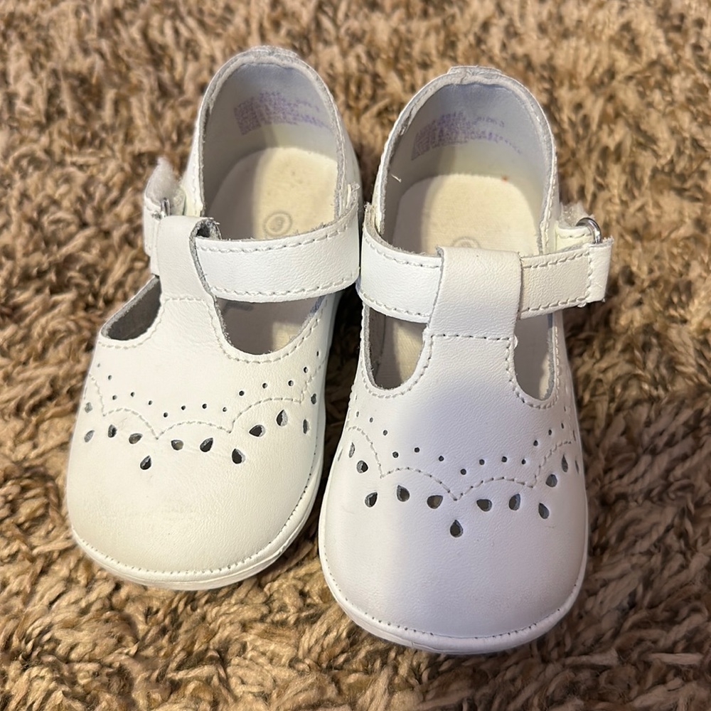 Size 3 Baby/Toddler Angel white shoes